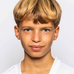 エンソ・フステル